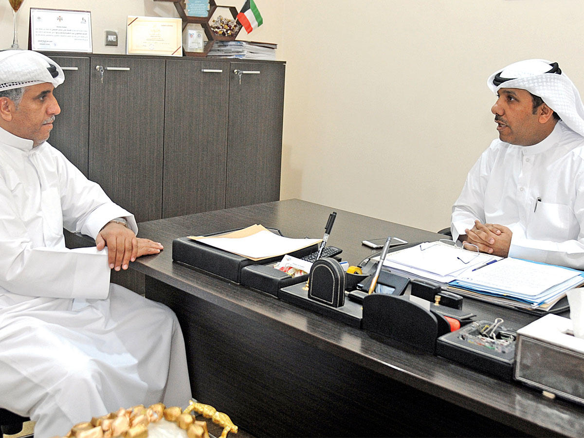 لافي السبيعي متحدثاً إلى الزميل محمد راشدn