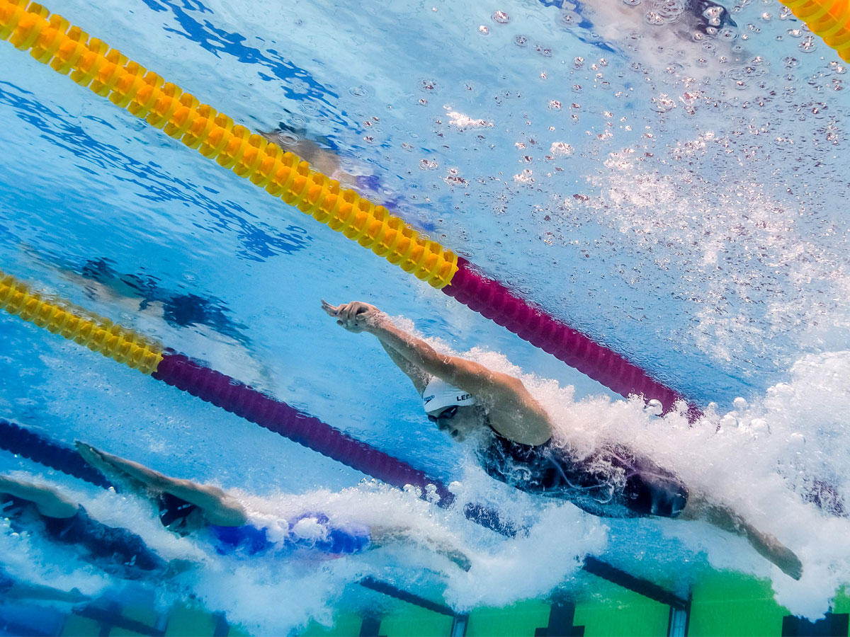 الأميركيه ليديكي خلال سباق 1500م