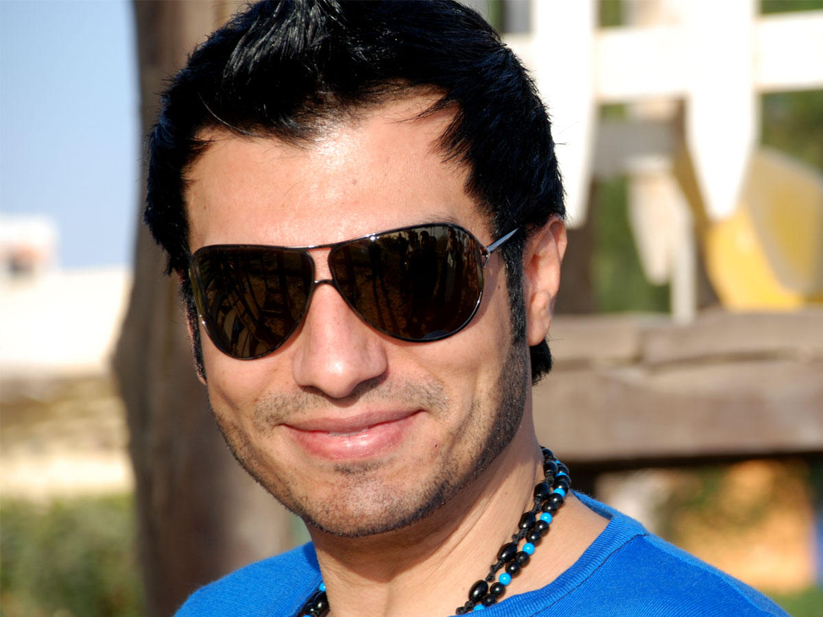 الفنان إيهاب توفيق