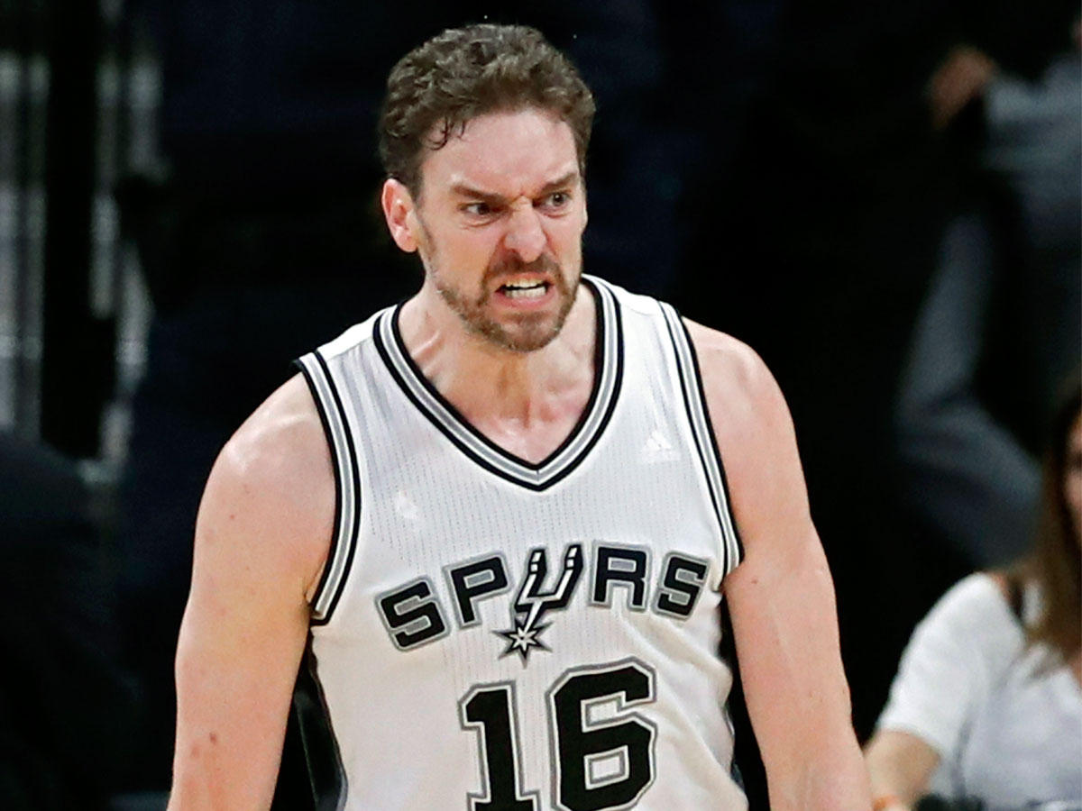 لاعب كرة السلة الإسباني باول غاسول