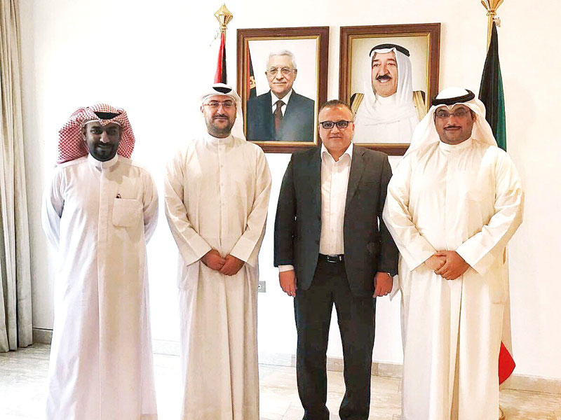 وفد القوى السياسية خلال لقاء السفير الفلسطينيn