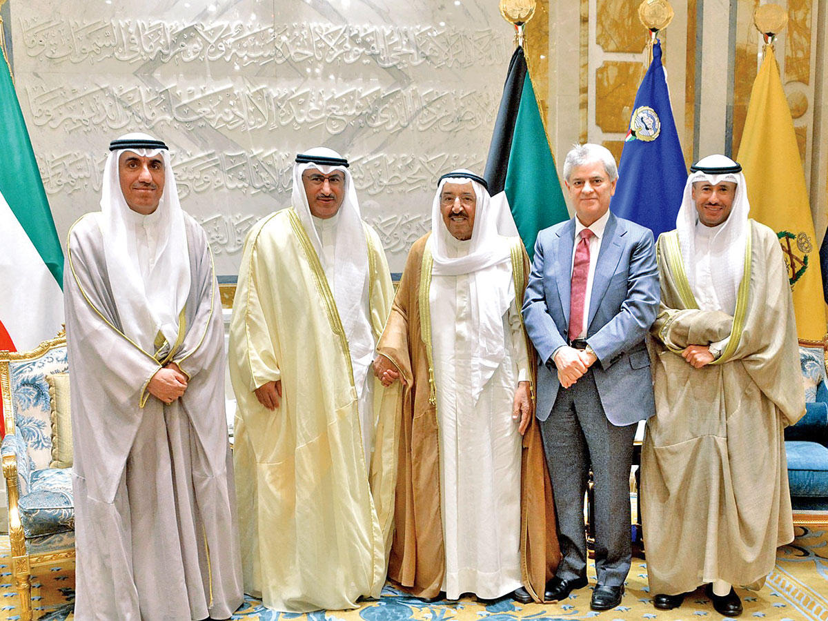 الأمير متوسطاً الفارس والأنصاري والناجم وصفر