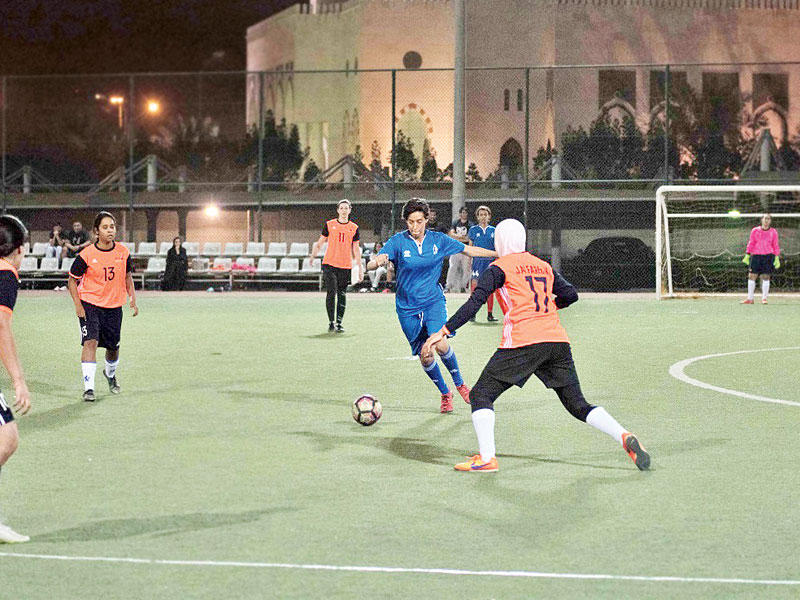 جانب من المباراة بين جامعة الخليج والكلية الأستراليةn