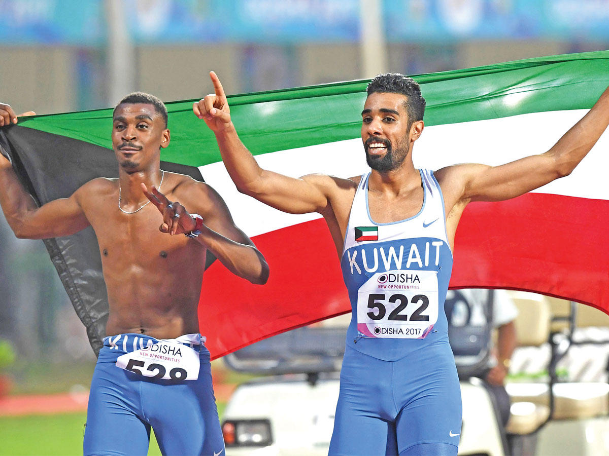 لاعبا منتخبنا الوطني عبدالعزيز المنديل ويعقوب اليوحة