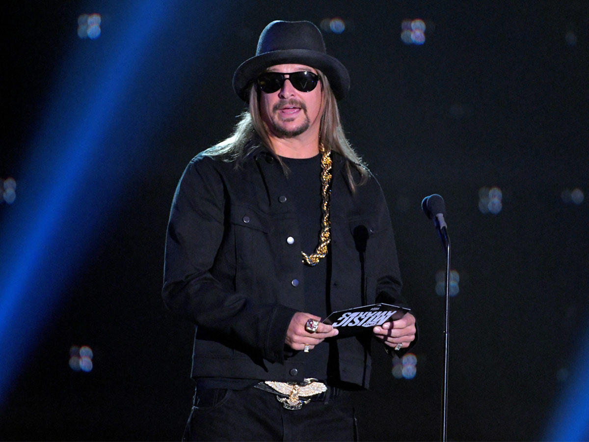 المغني ومؤلف الأغاني الأميركي كيد روك