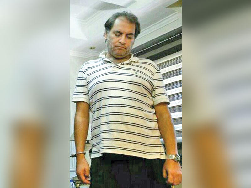 «الشبح» كما بدا بعد اعتقاله