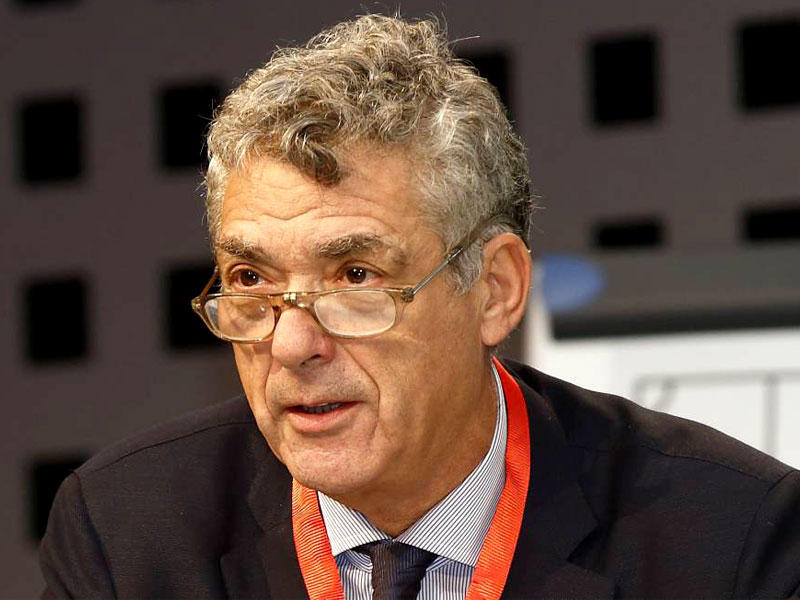 انخيل ماريا بيار رئيس الاتحاد الاسباني