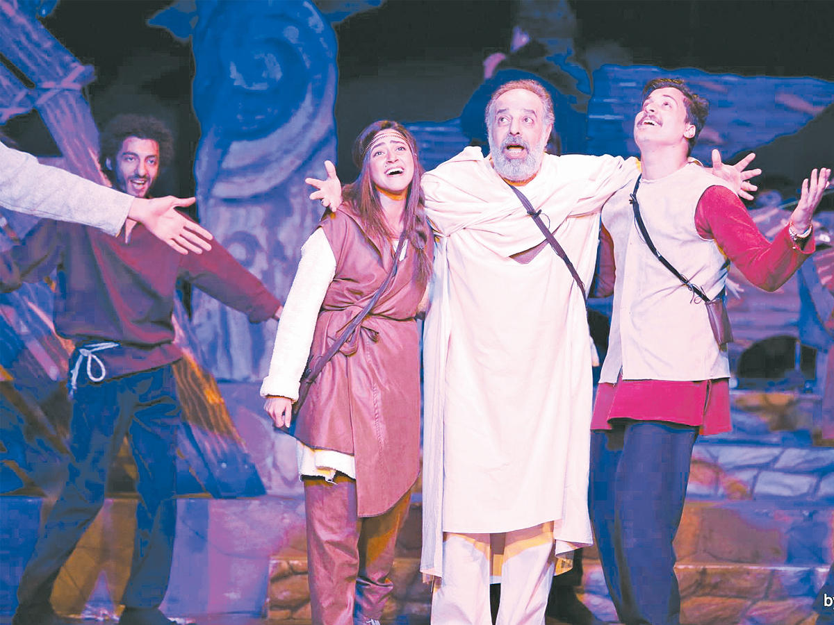 جانب من عرض «يوم أن قتلوا الغناء»