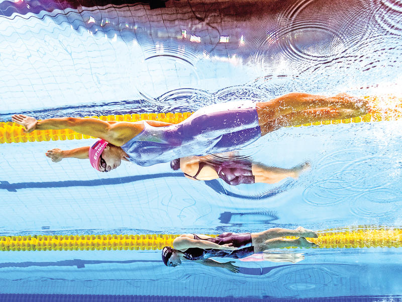  الروسية يوليا إفيموفا خلال سباق 200 م صدراً