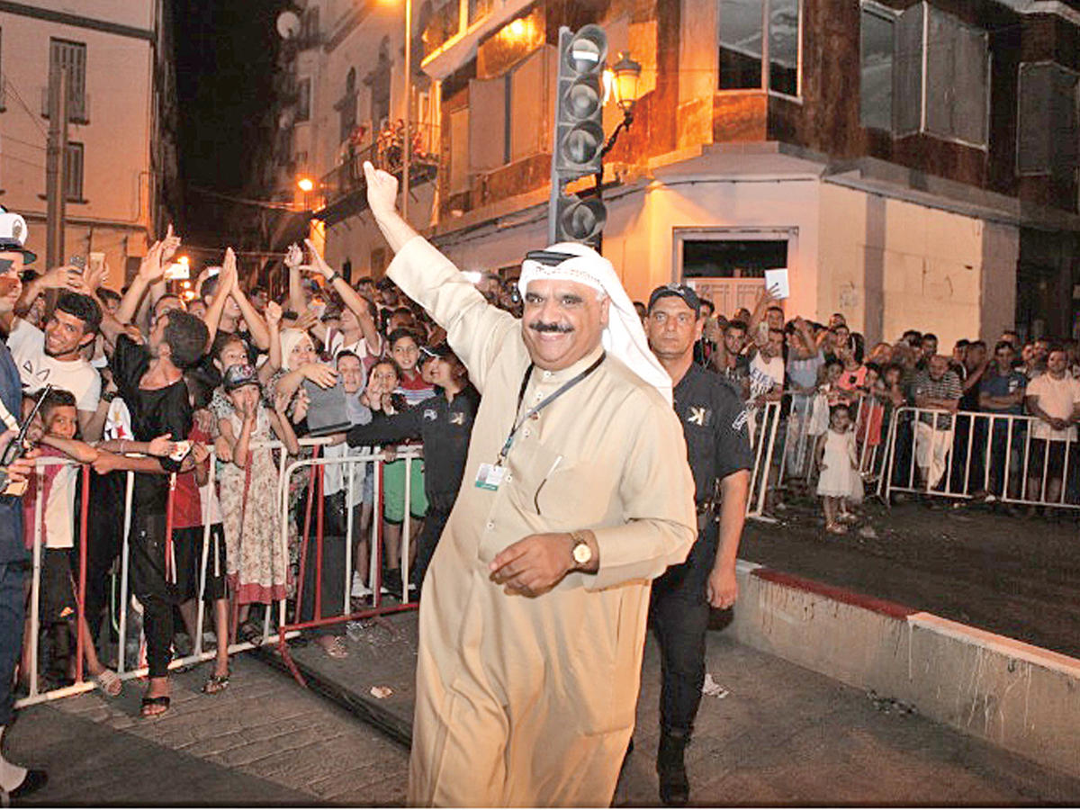 داود حسين يحيي الجمهور الجزائري في وهران