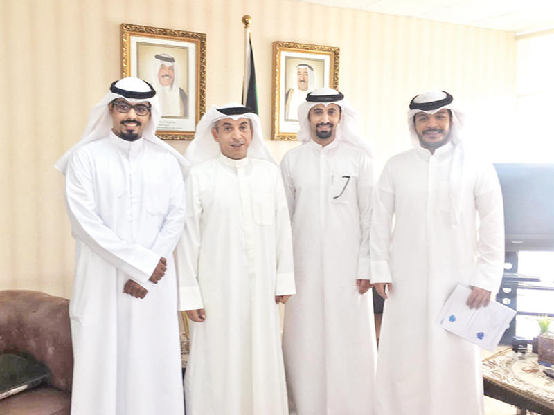 العازمي متوسطاً وفد اتحاد أستراليا