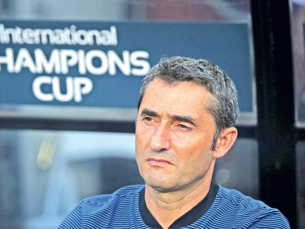 إيرنستو فالفيردي، المدير الفني لفريق برشلونة الإسباني لكرة القدم