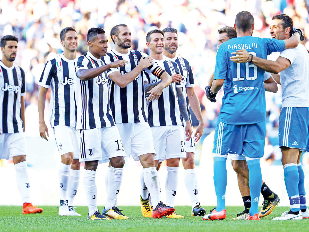 فرحة لاعبي يوفنتوس بعد الفوز