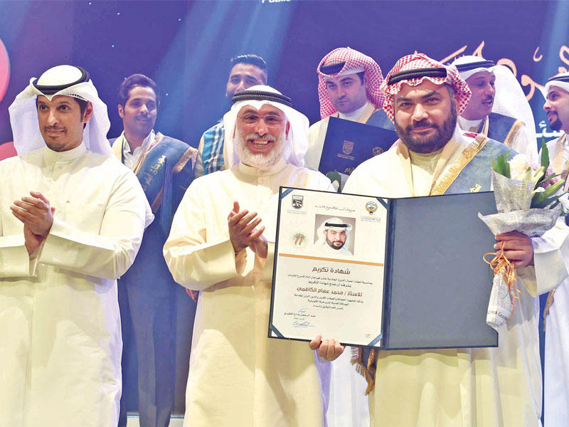 المطيري وعبدالرسول مكرمين الكاظمي في «أيام المسرح»