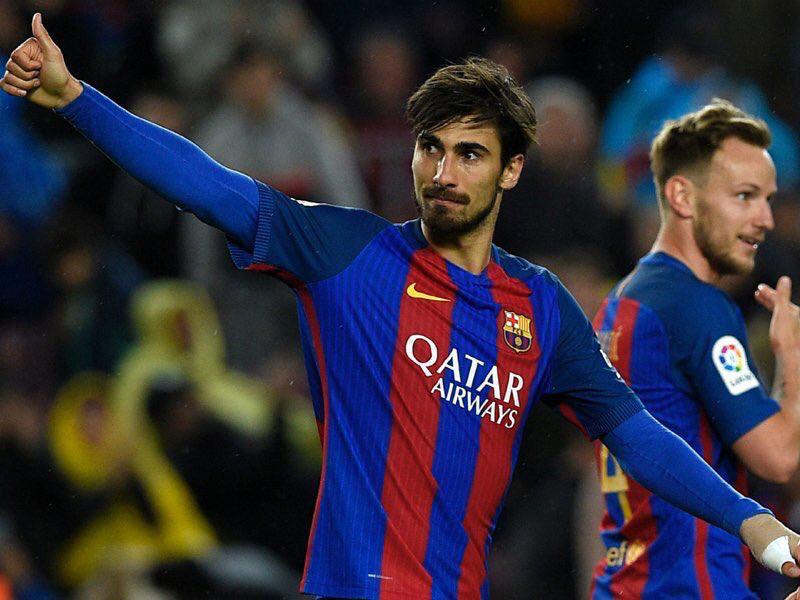 لاعب وسط فريق برشلونة، البرتغالي أندريه غوميز