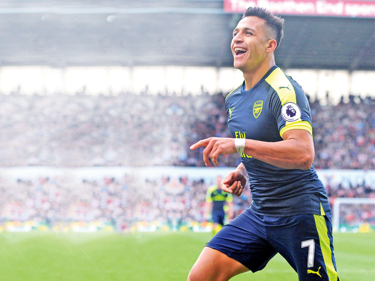  مهاجم المنتخب التشيلي  اليكسيس سانشيز