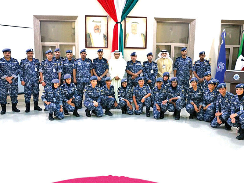 عناصر الشرطة النسائية المشاركات في دورة حماية الطائرات