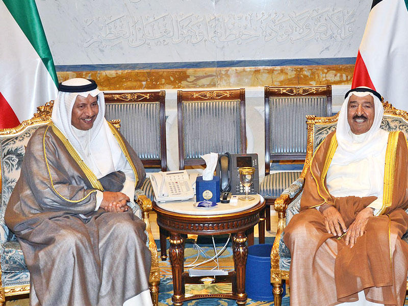 الأمير مستقبلاً جابر المبارك أمس 