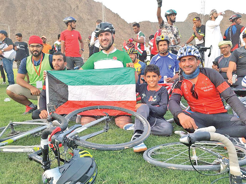 جانب من مشاركة فريق جامعة الكويت للدراجات الهوائية