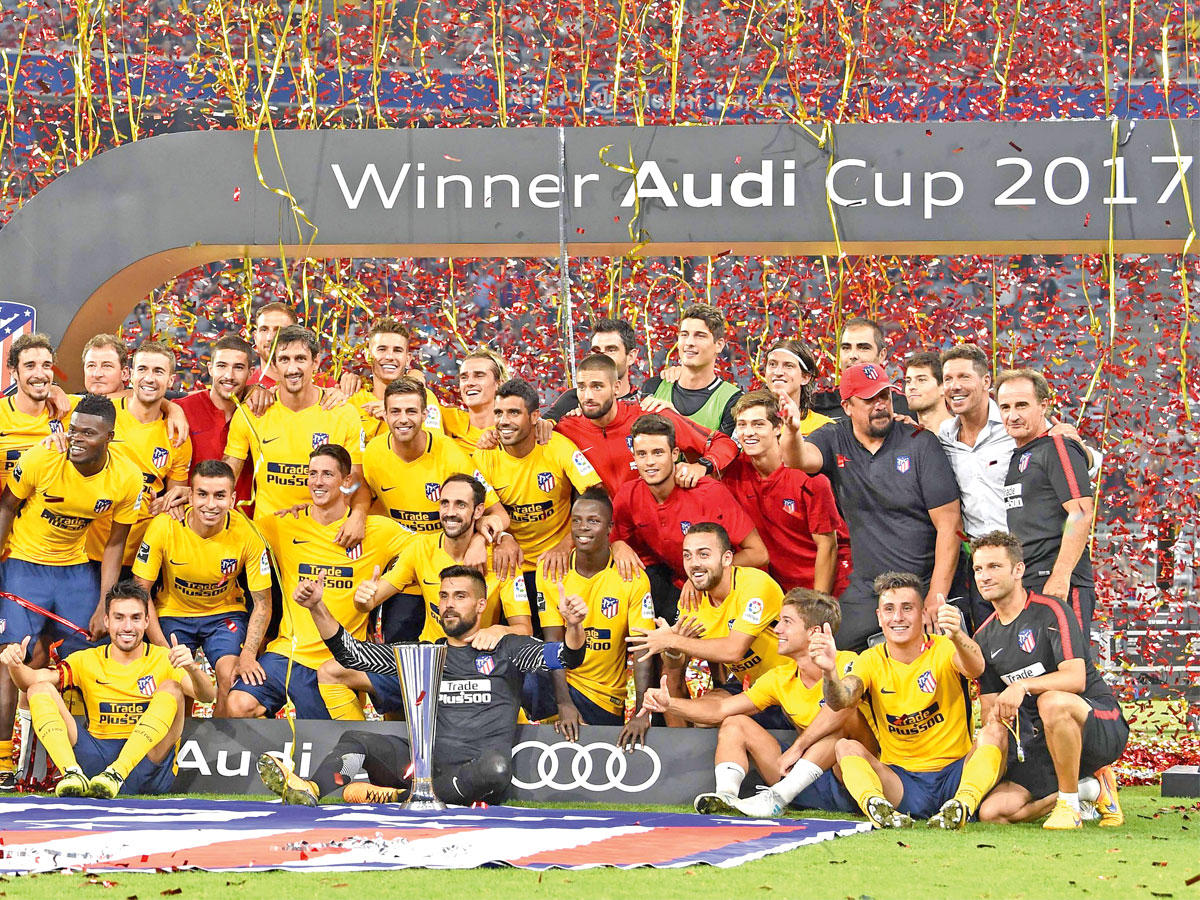 جانب من مراسم تتويج أتلتيكو مدريد