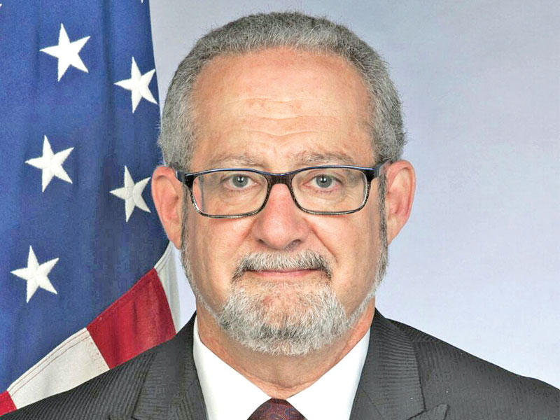  السفير الأميركي لدى البلاد لورانس سيلفرمان