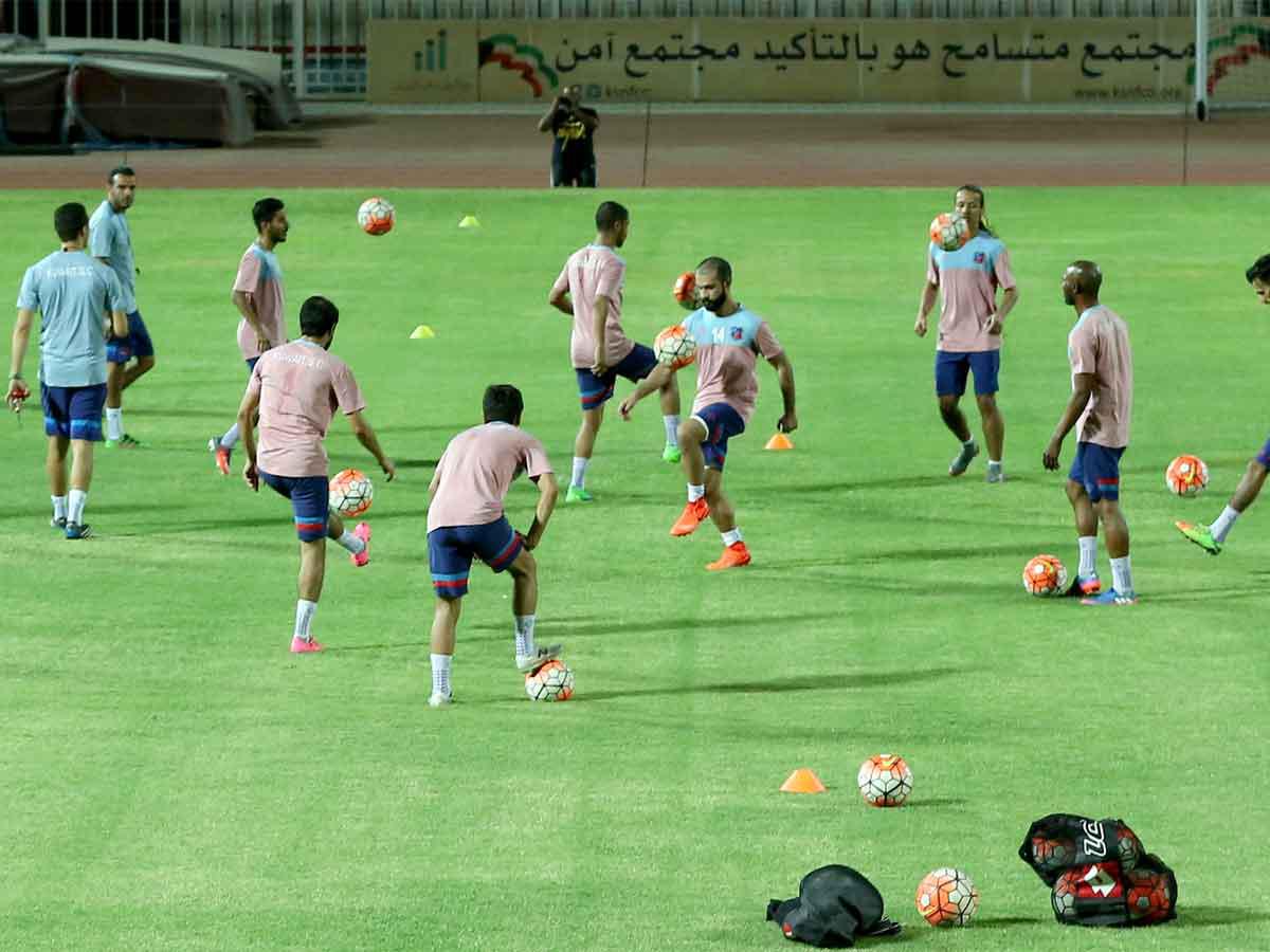 جانب من تدريبات نادي الكويت بقيادة أبوزمعn