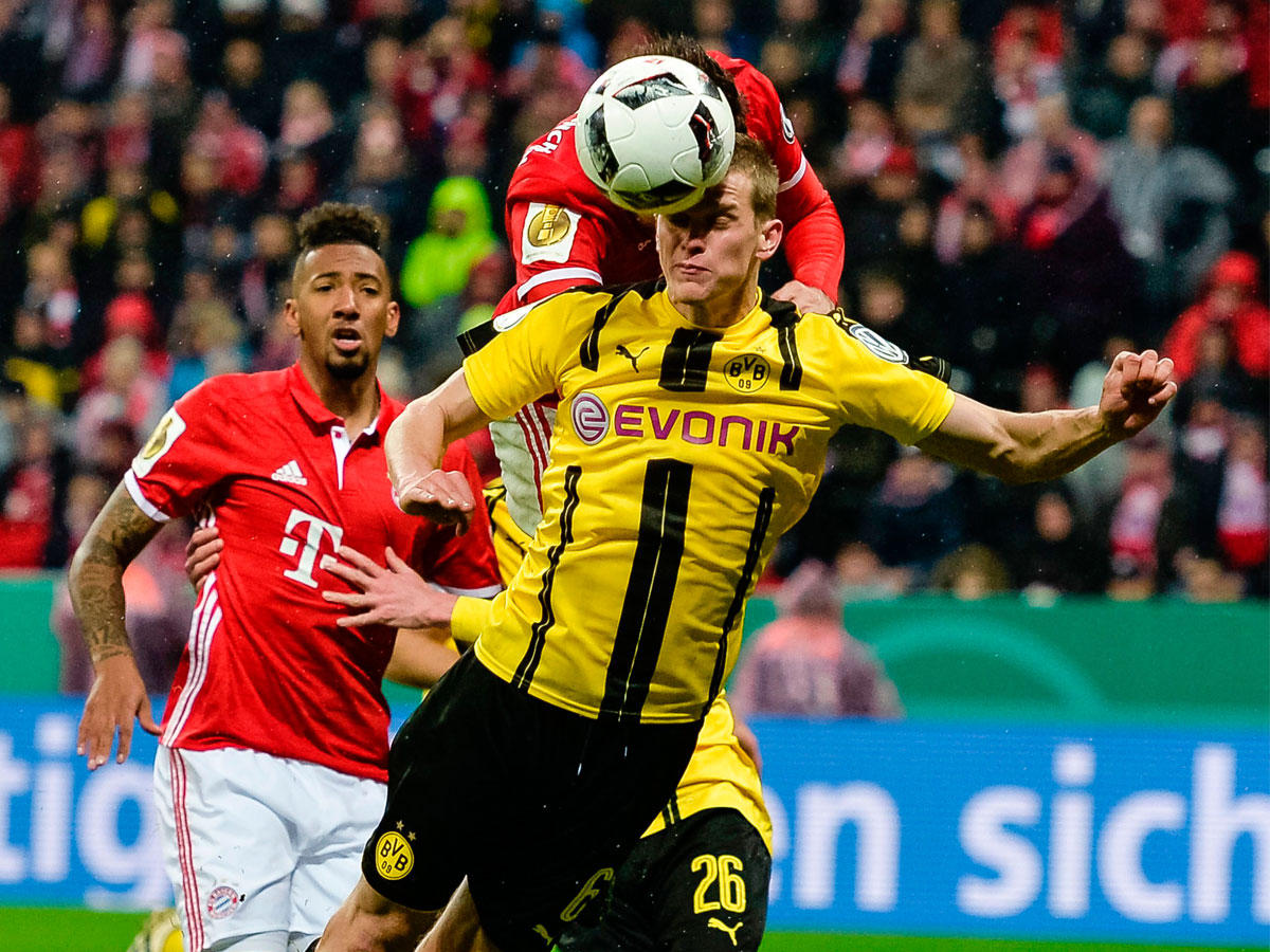 جانب من مباراة سابقة بين بايرن وبروسيا دورتموند