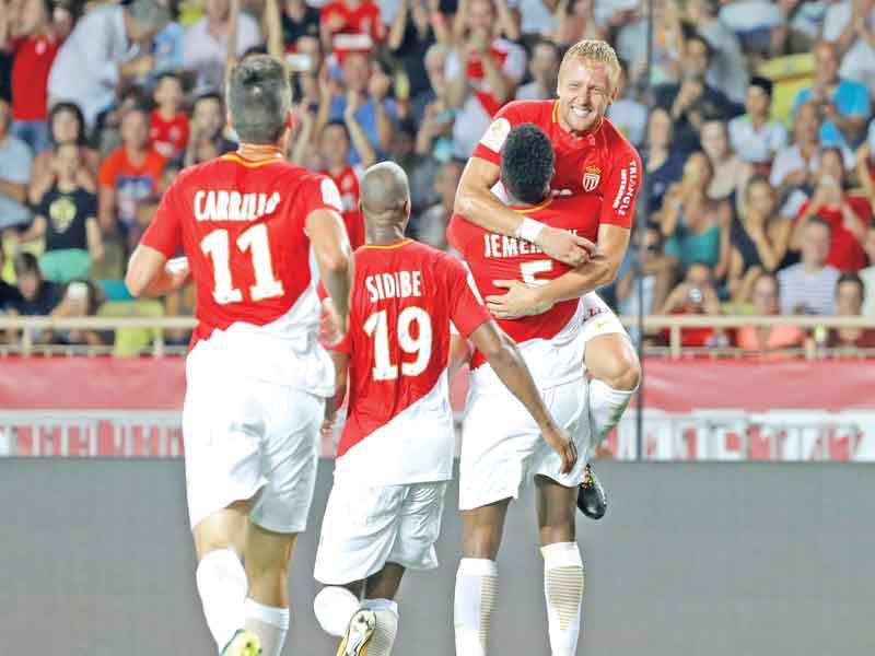 فرحة لاعبي موناكو بهدف غليك