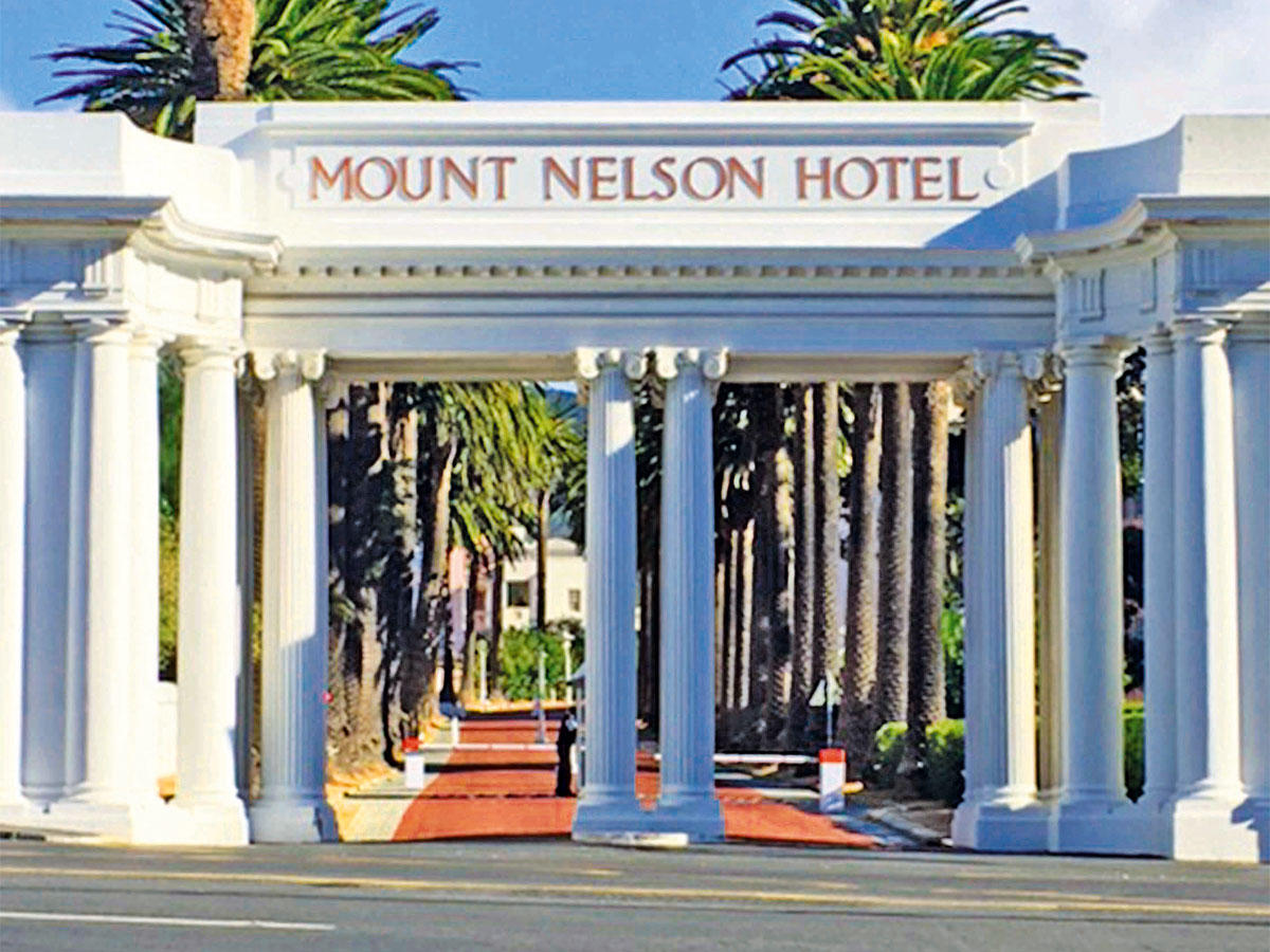 مدخل الفندق