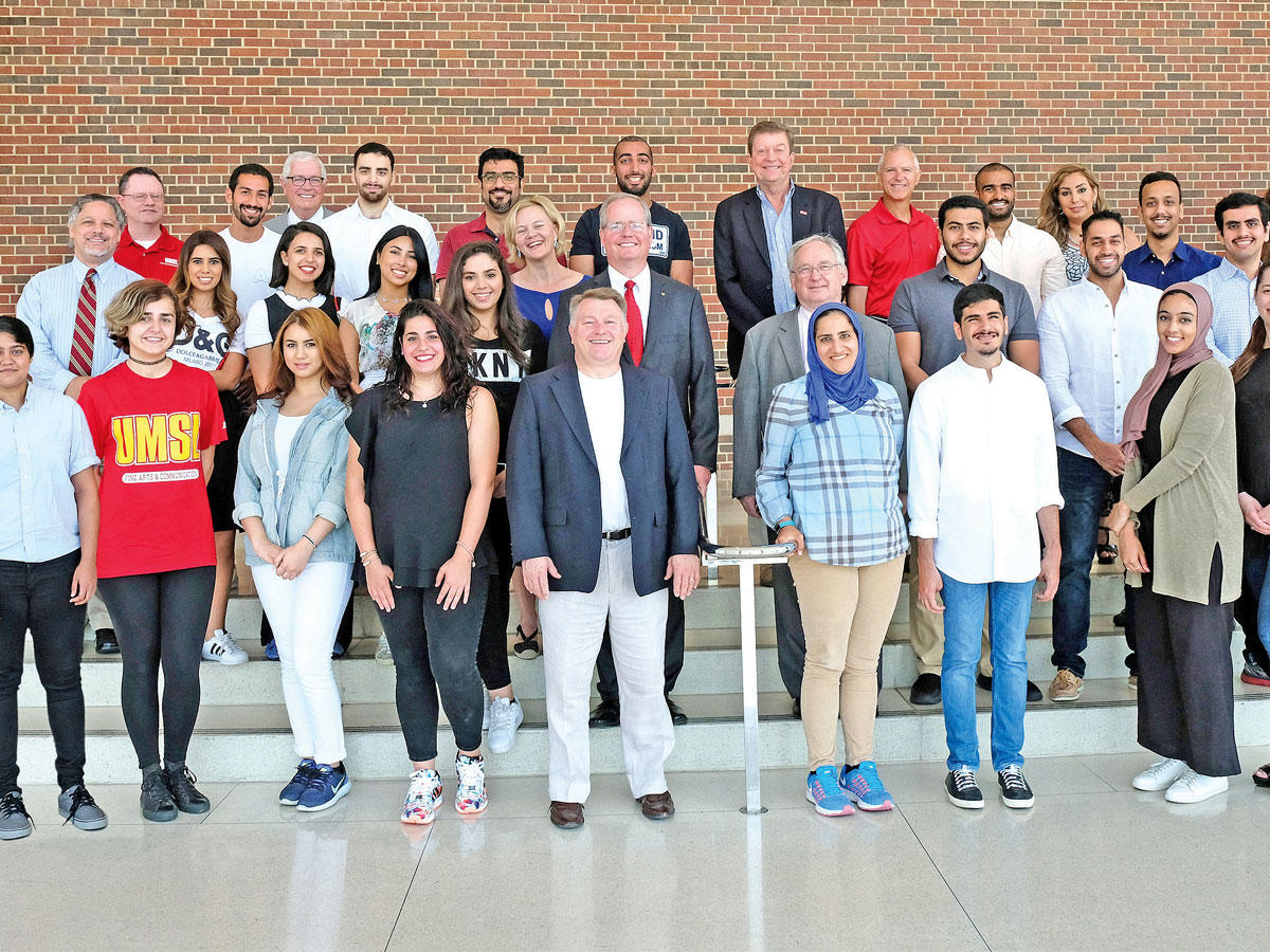 وفد الجامعة المشارك في برنامج الزمالة