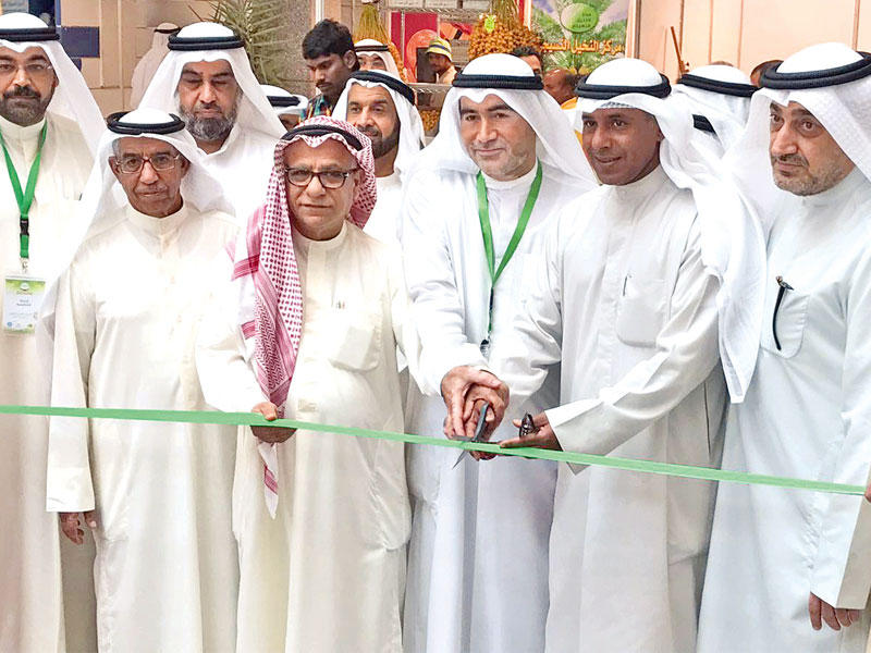 جانب من افتتاح مهرجان البرحي الكويتي الأولn