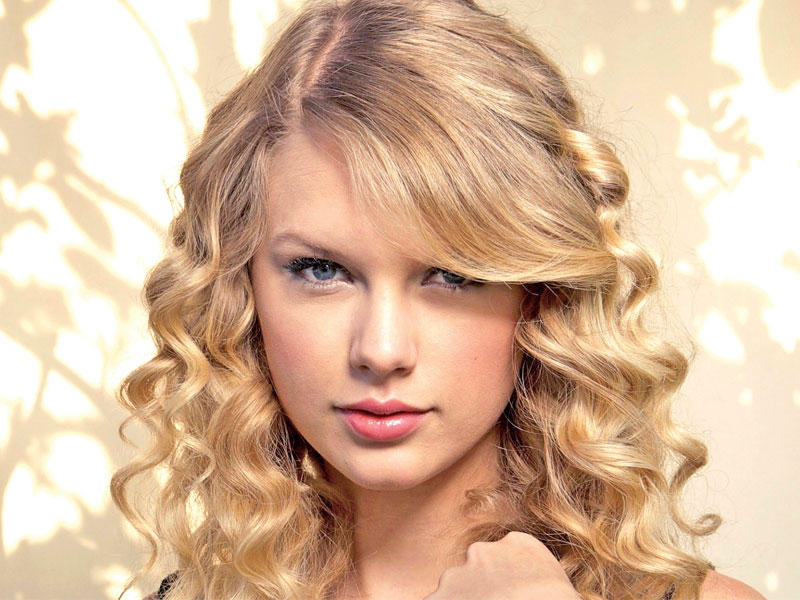 نجمة البوب الأميركية تايلور سويفت