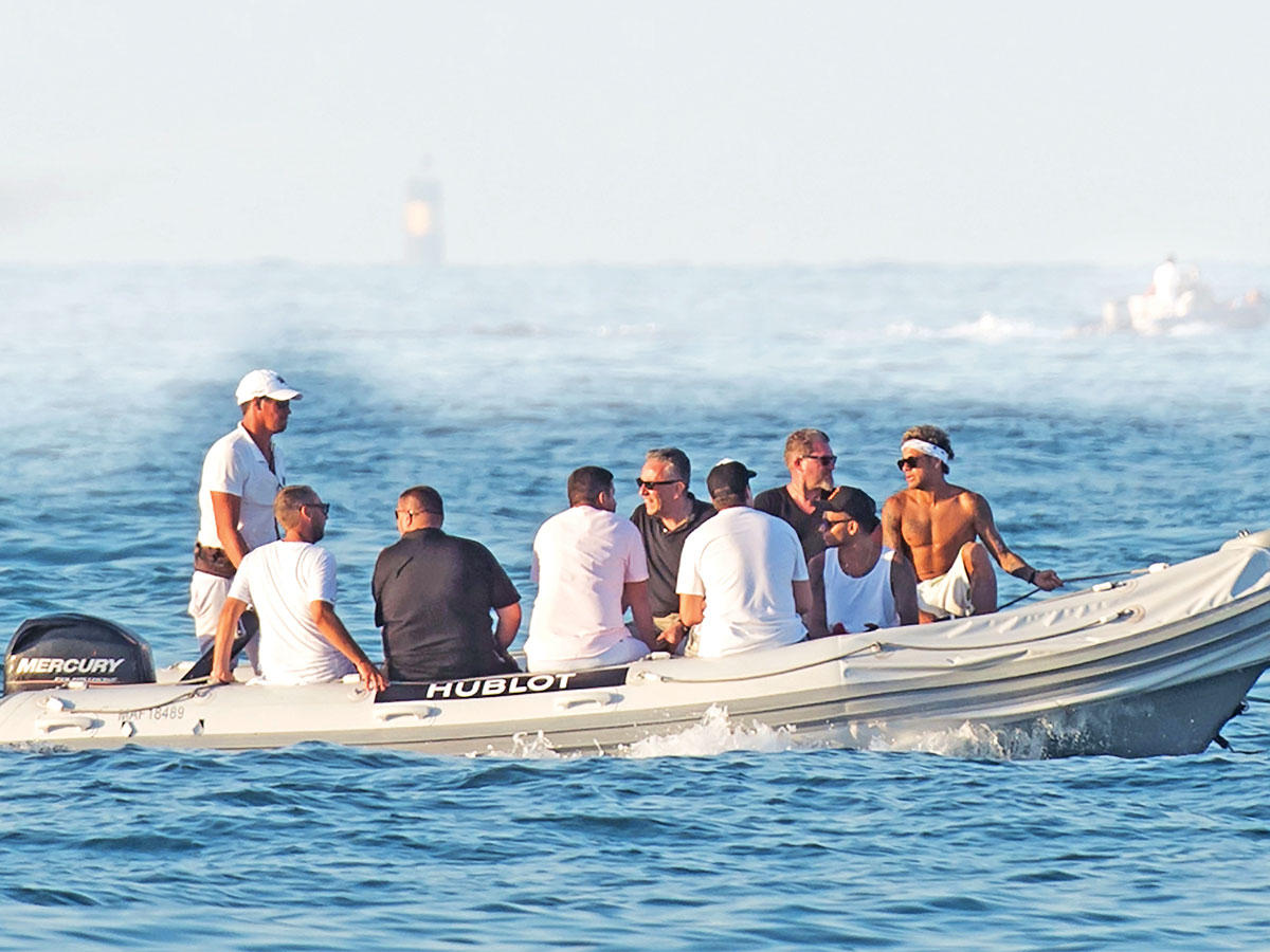 نيمار خلال رحلة الاستجمام