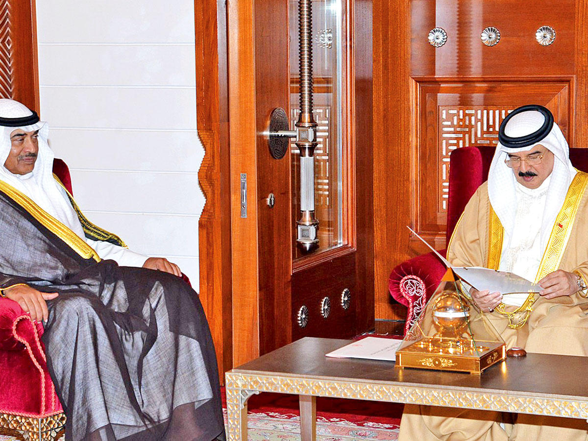 مبعوث صاحب السمو يسلم رسالة سموه إلى ملك البحرينn