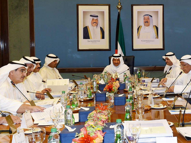 سمو الشيخ جابر المبارك الحمد الصباح رئيس مجلس الوزراء مترئسا الاجتماع الرابع عشر والمئة للمجلس الأعلى للبترول