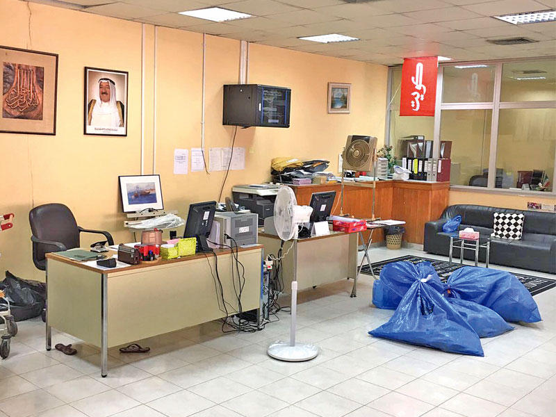 مكاتب بلا تكييف