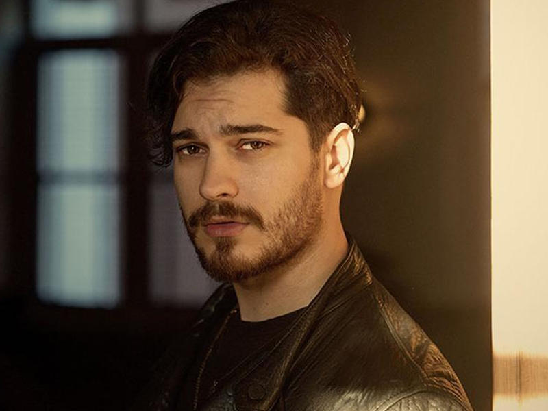 الممثل التركي شاتاي أولسوي