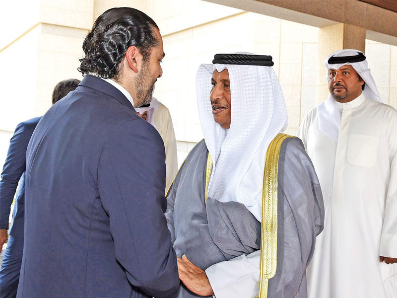 المبارك مستقبلاً الحريري أمس