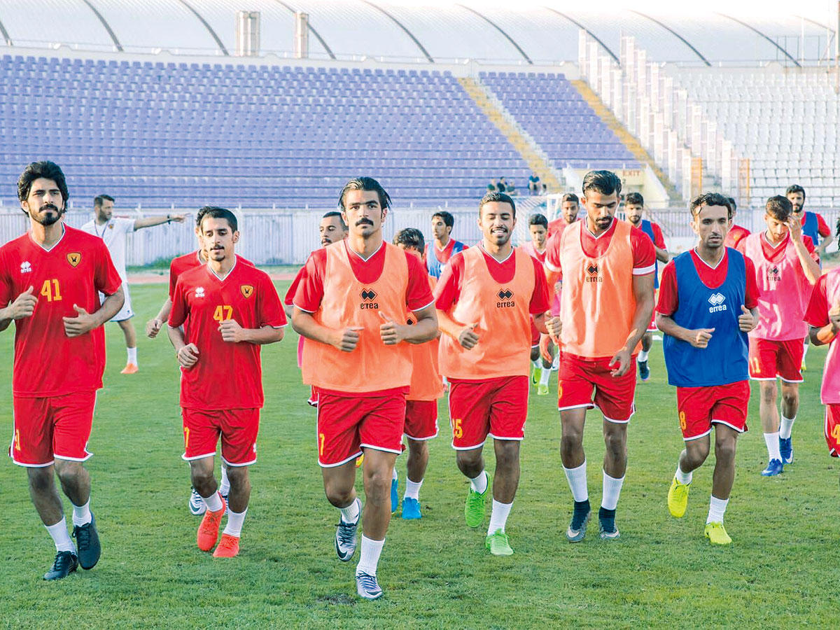 لاعبو القادسية خلال التدريب الصباحي الأول في تركيا