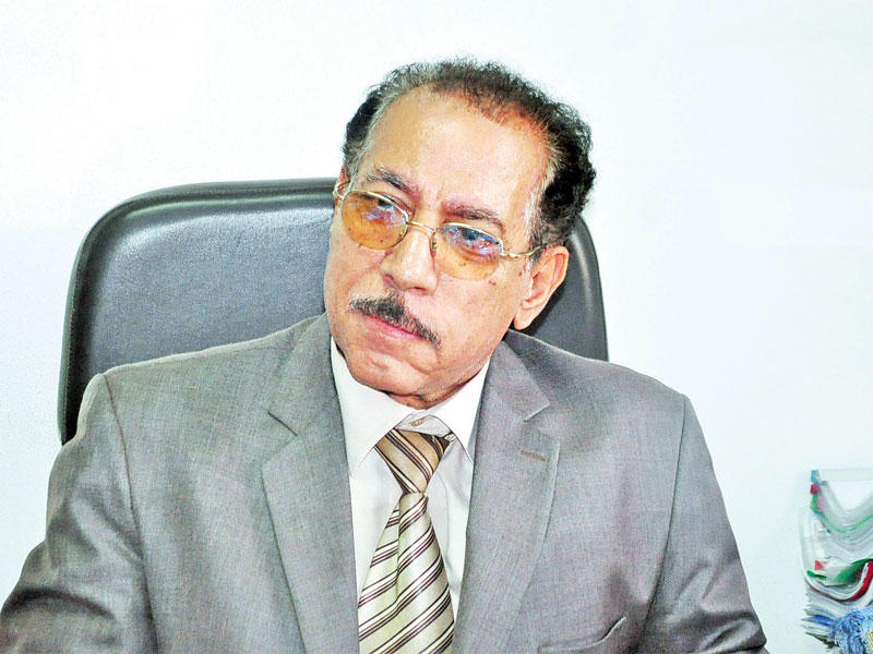  أستاذ العلوم السياسية العميد الأسبق لمعهد البحوث والدراسات الإفريقية محمود أبوالعينين