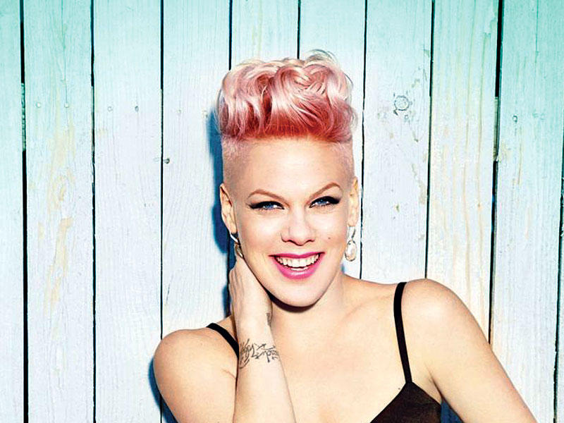 نجمة البوب بينك