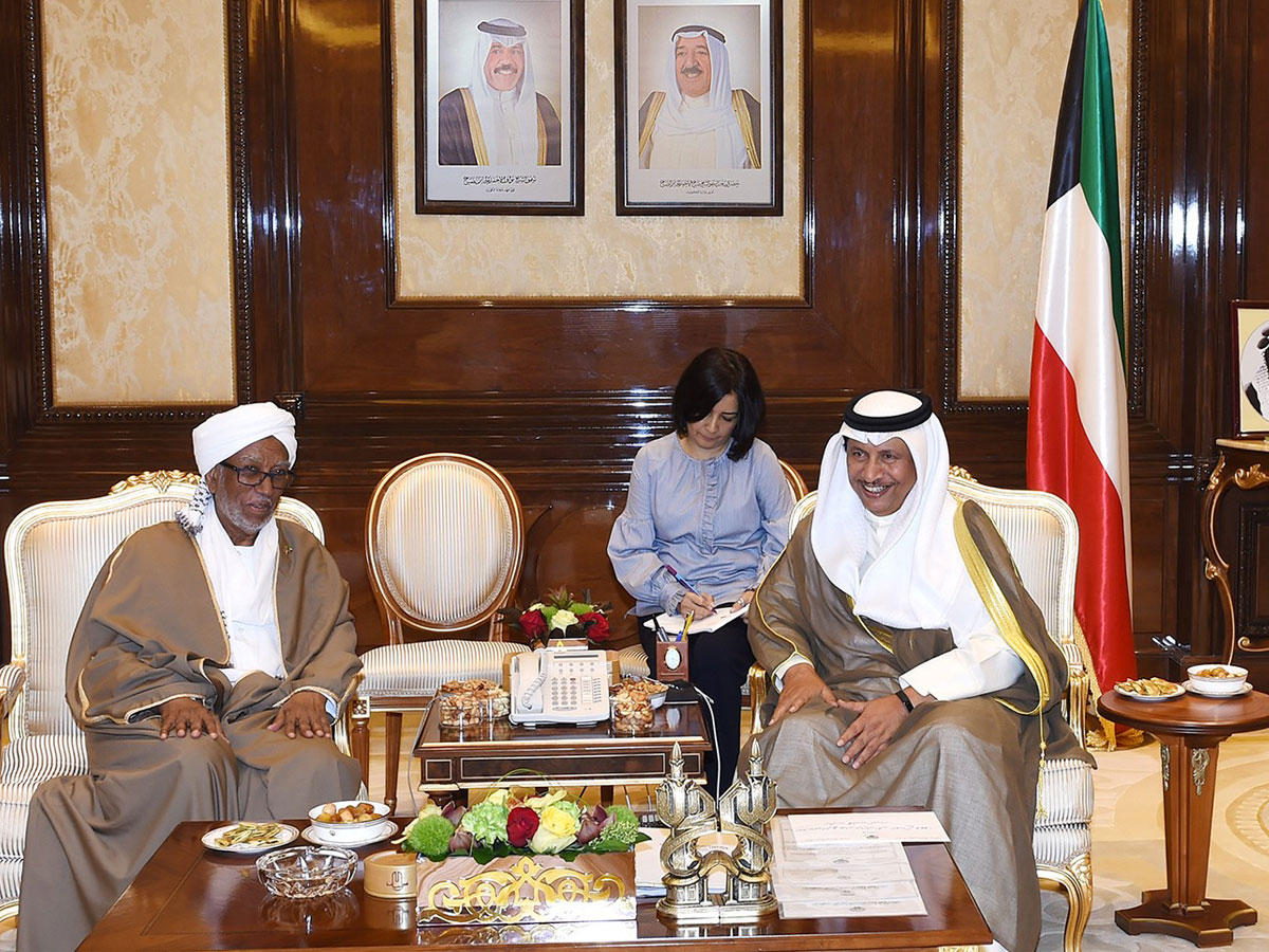 سمو الشيخ جابر المبارك الحمد الصباح رئيس مجلس الوزراء يستقبل معالي رئيس المجلس الوطني في جمهورية السودان الشقيقة إبراهيم أحمد عمر