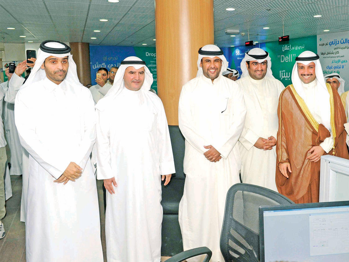 الغانم والروضان والفضالة والمرزوق وآل ثاني خلال افتتاح المركز أمس  