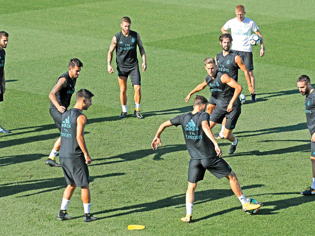 جانب من استعدادات ريال مدريد للمباراة الافتتاحية للدوري 