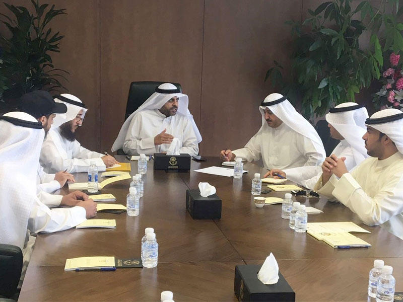 الجبري مترئساً الاجتماع العاجل أمس