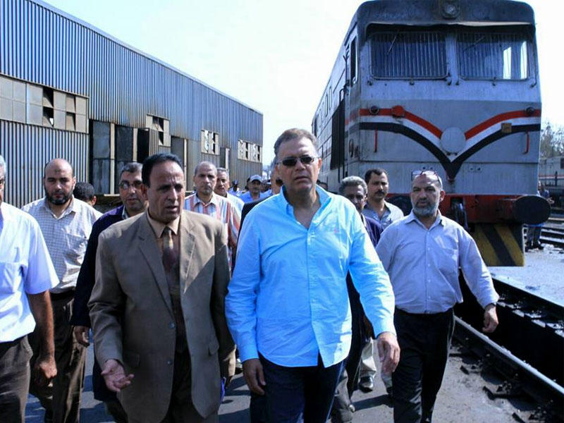 وزير النقل يتفقد ورش ابو غاطس للتشغيل وتجهيز القطارات