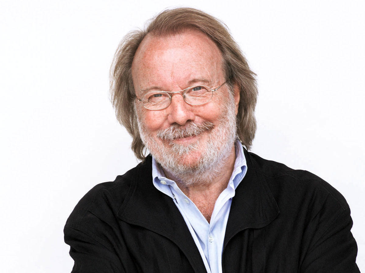 نجم فريق ابا الموسيقي السويدي السابق بني أندرسون