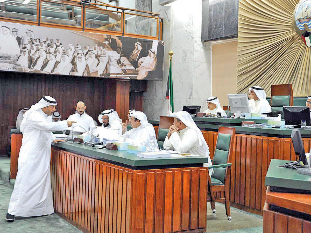 جانب من جلسة «البلدي» أمس