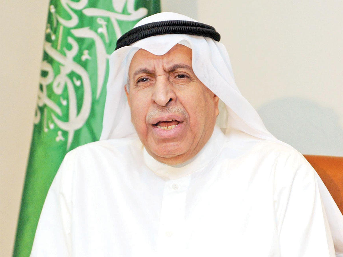 السفير الفايز متحدثاً في المؤتمر أمس