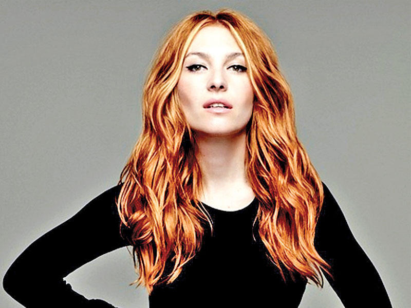 النجمة جوزفين دي لابوم